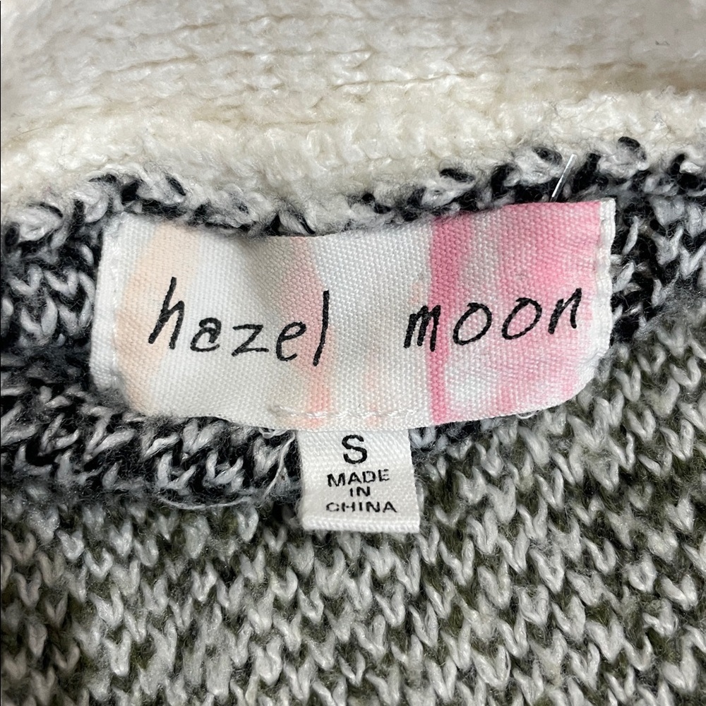 Hazel Moon Geometric Patterned Sweater in Black and Green - Picture 11 of 11